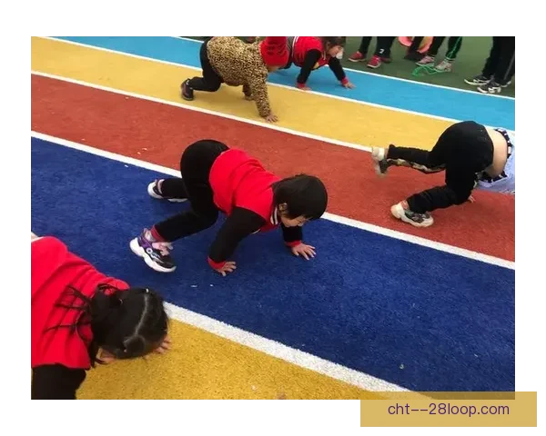 伊雷妮帕雷德斯坐镇巴萨女足防线经验老到屡屡头球破门成关键力量 🛡️⚽